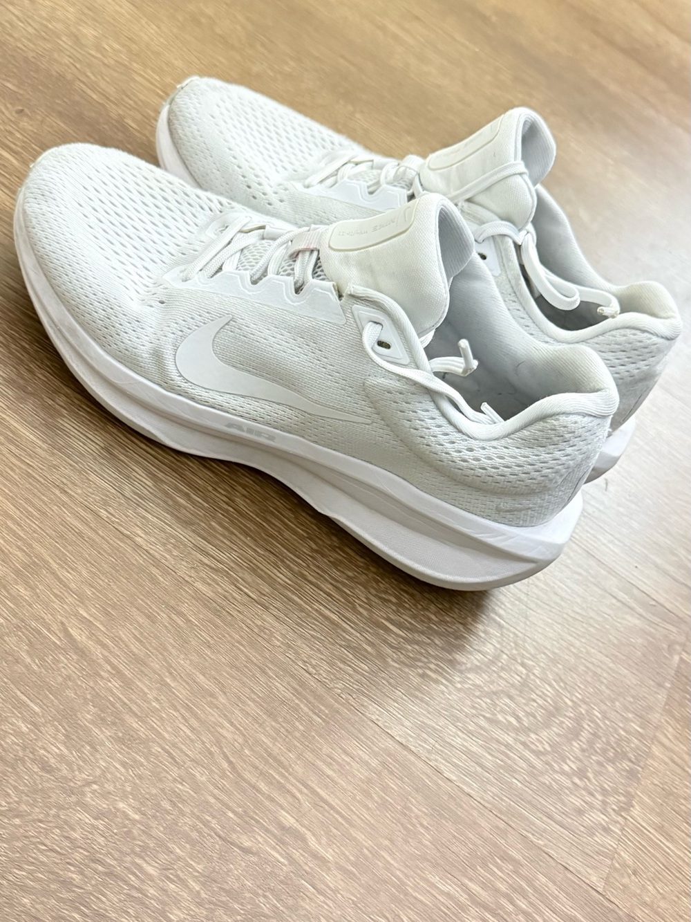 Nike Air Winflo 11 Extra Wide White Photon Dust Women Size 8.5
